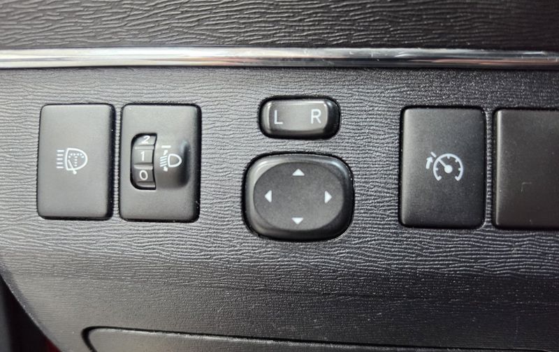Toyota Avensis bild 16