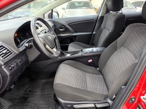 Toyota Avensis bild 9