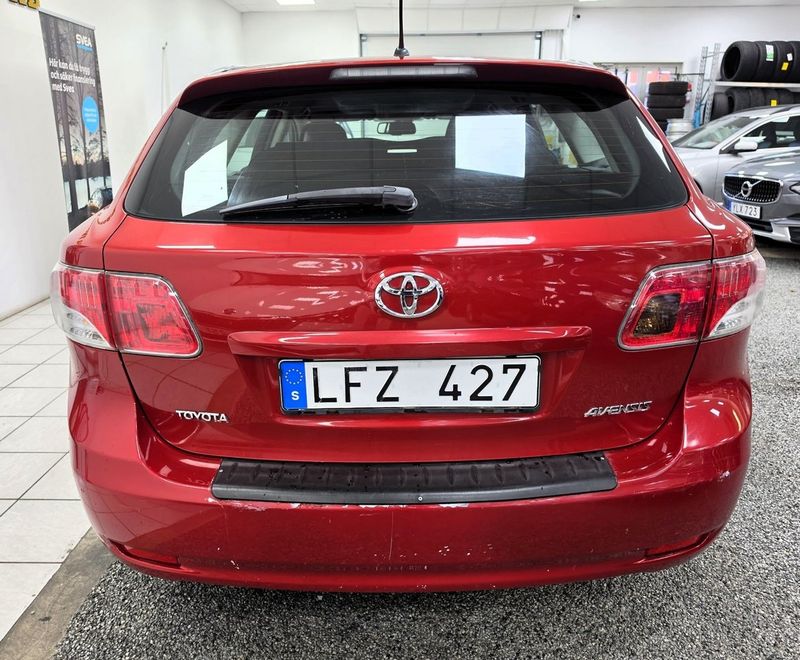Toyota Avensis bild 18