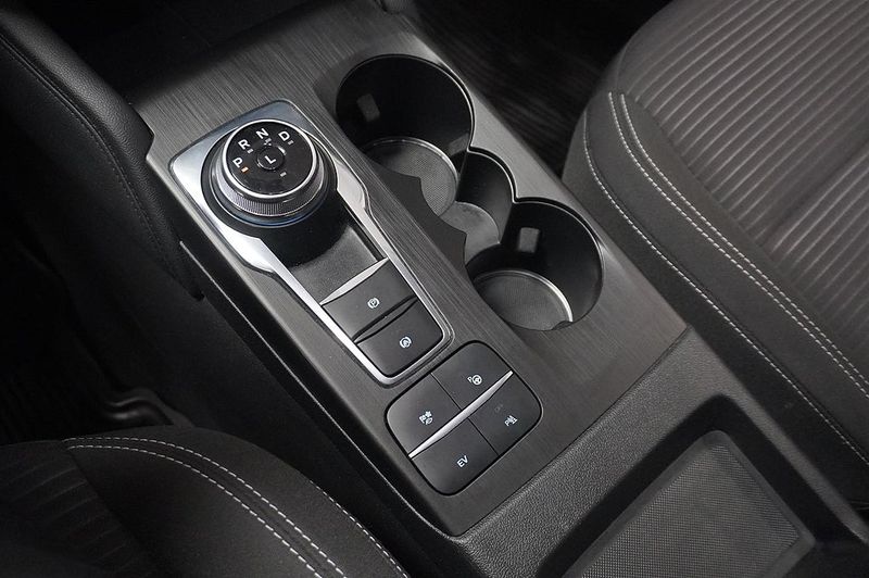 Ford Kuga bild 8