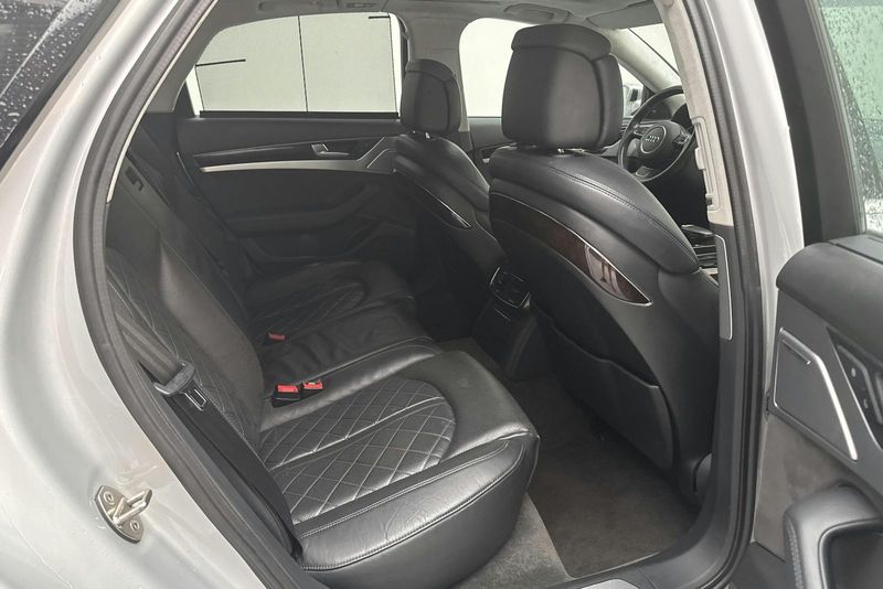 Audi A8 bild 8