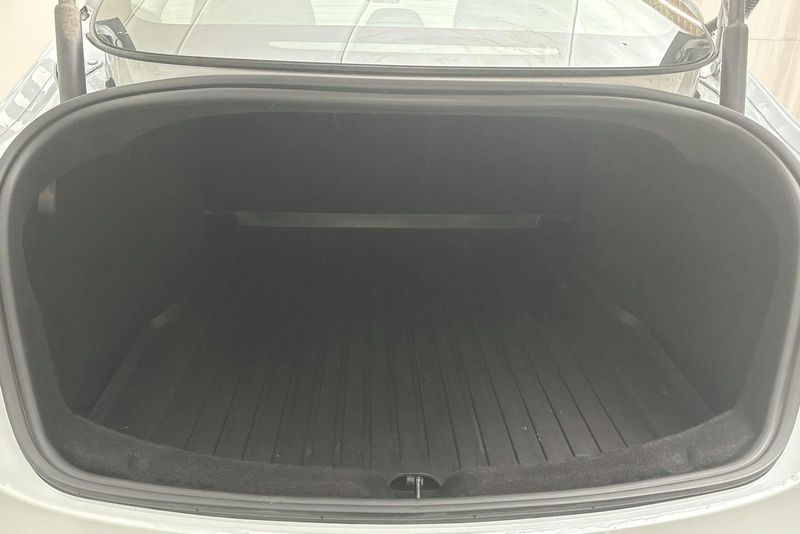 Tesla Model 3 bild 9