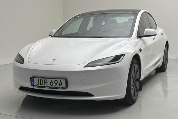 Tesla Model 3 Standard Range RWD - 2024