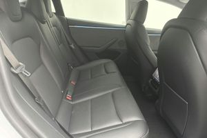 Tesla Model 3 bild 8