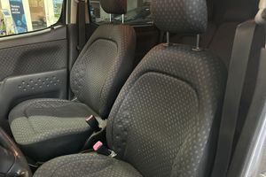 Toyota Yaris Verso bild 13