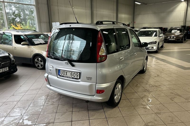 Toyota Yaris Verso bild 5