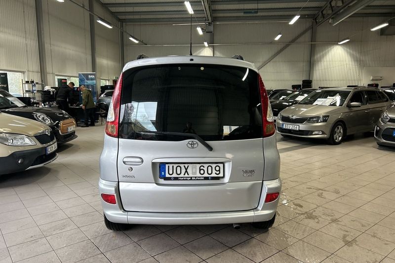 Toyota Yaris Verso bild 7
