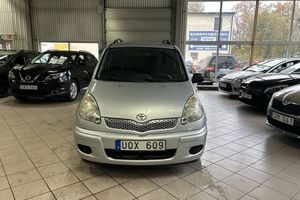 Toyota Yaris Verso bild 11
