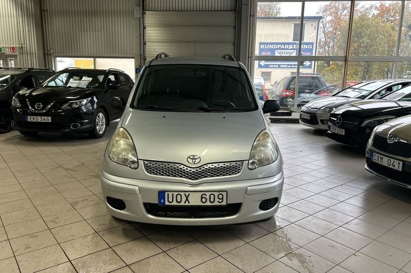 Toyota Yaris Verso bild 11