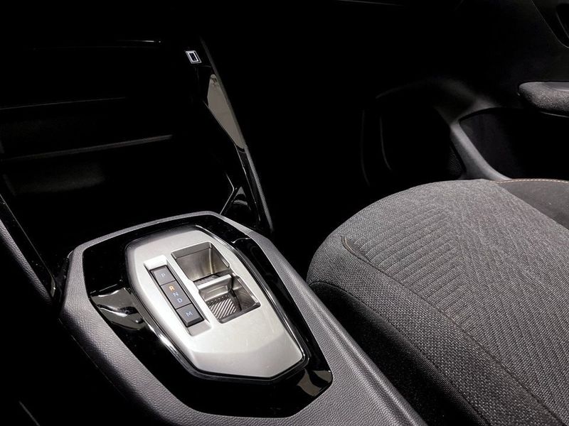 Peugeot 208 bild 11