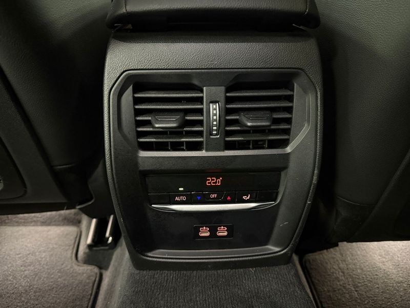 BMW 330 bild 11