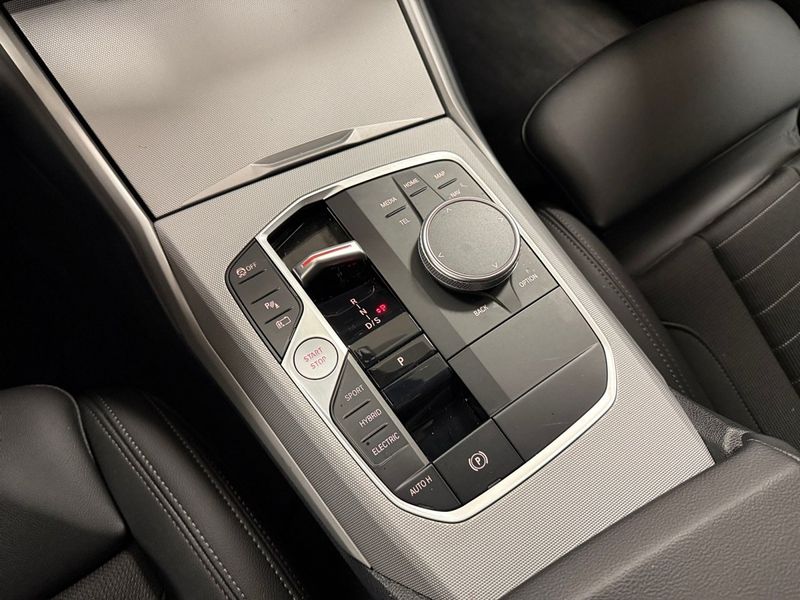 BMW 330 bild 13