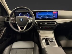 BMW 330 bild 12