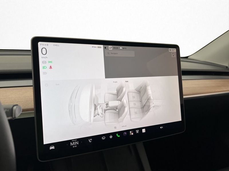 Tesla Model Y bild 24