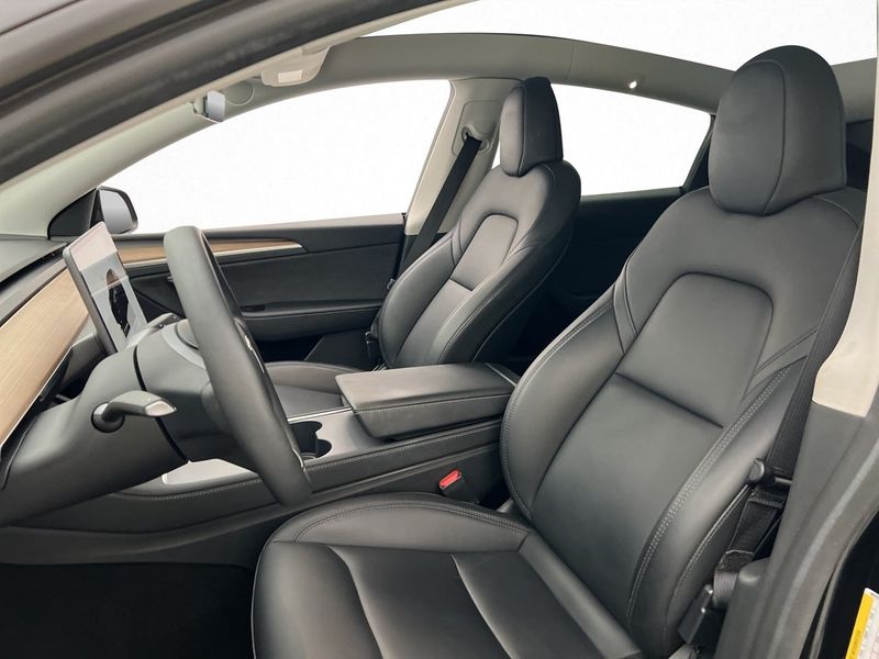 Tesla Model Y bild 12