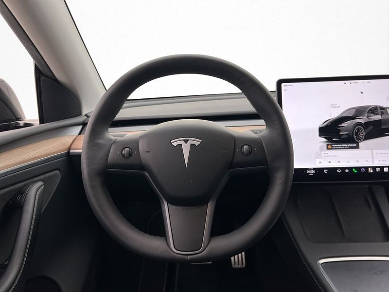 Tesla Model Y bild 14