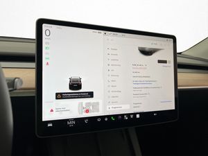 Tesla Model Y bild 25