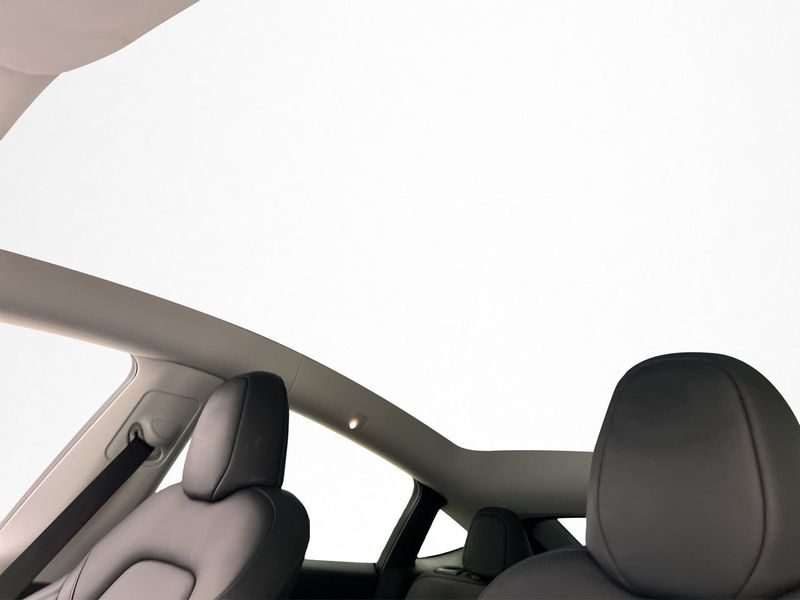 Tesla Model Y bild 13