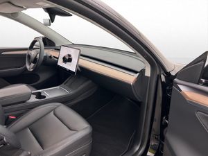 Tesla Model Y bild 28