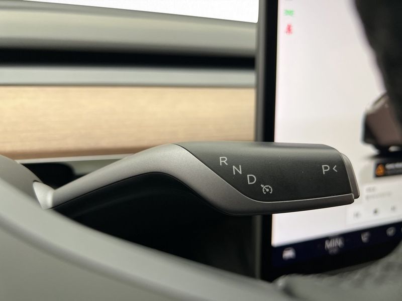 Tesla Model Y bild 17