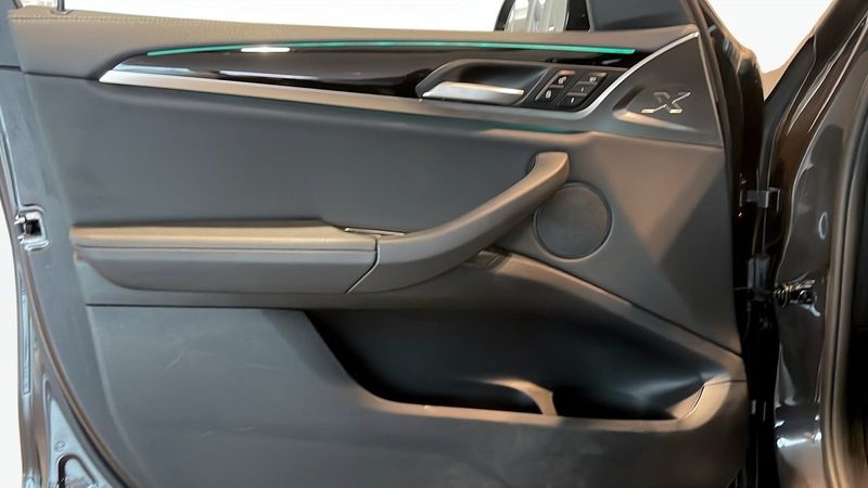 BMW iX3 bild 11