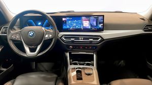 BMW 330 bild 4