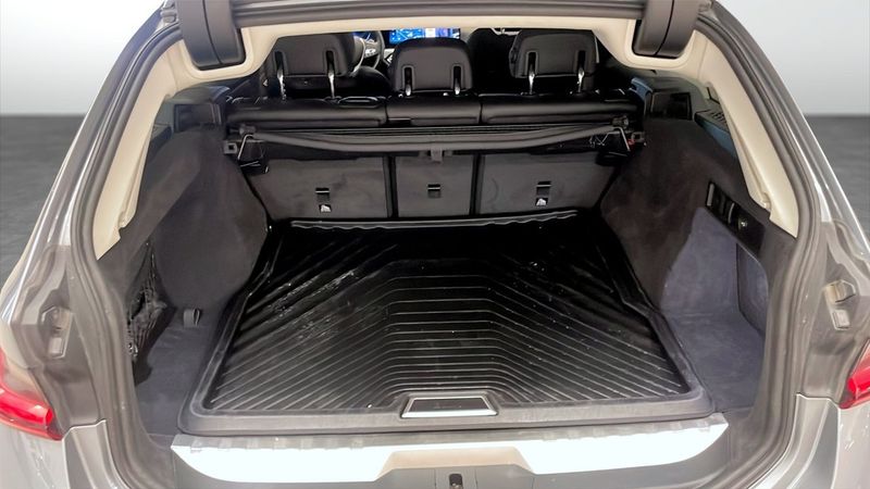 BMW 330 bild 10