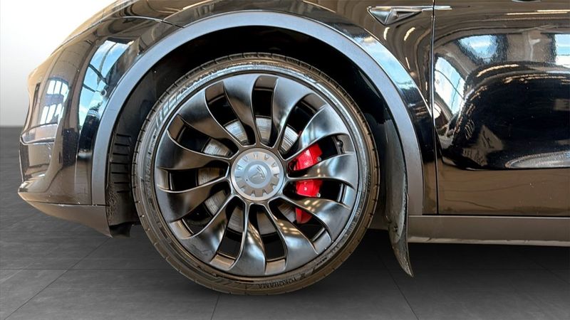 Tesla Model Y bild 9