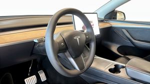 Tesla Model Y bild 12