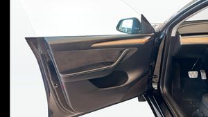 Tesla Model Y bild 11