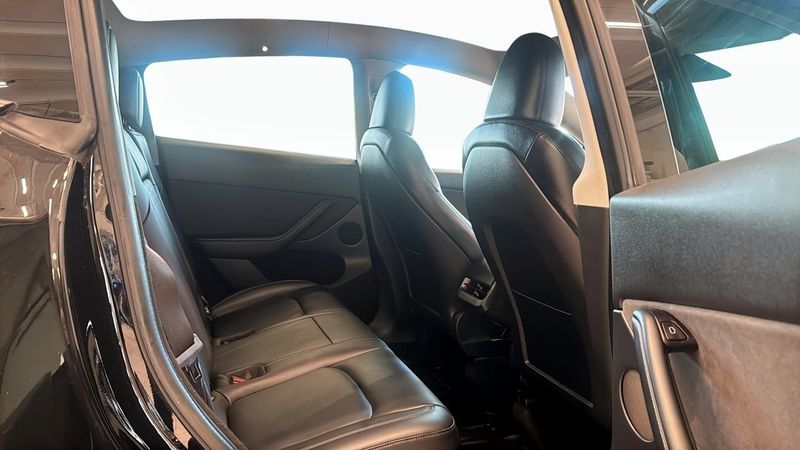 Tesla Model Y bild 5