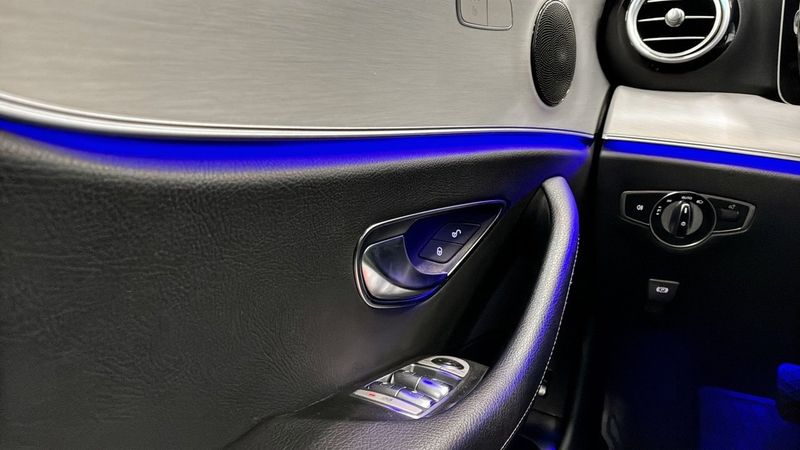 Mercedes E300 bild 12