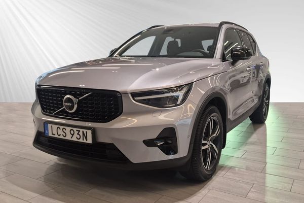 Volvo XC40 B3 FWD Bensin Plus Dark Drag 360Kam H/K - 2026