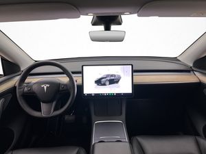 Tesla Model Y bild 15