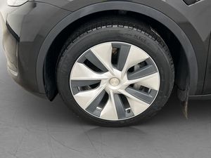 Tesla Model Y bild 32