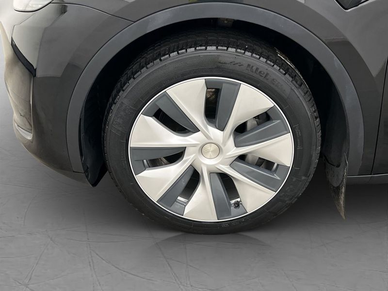 Tesla Model Y bild 32