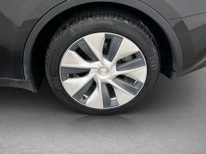 Tesla Model Y bild 33