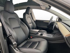 Tesla Model Y bild 12
