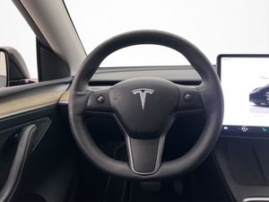 Tesla Model Y bild 16