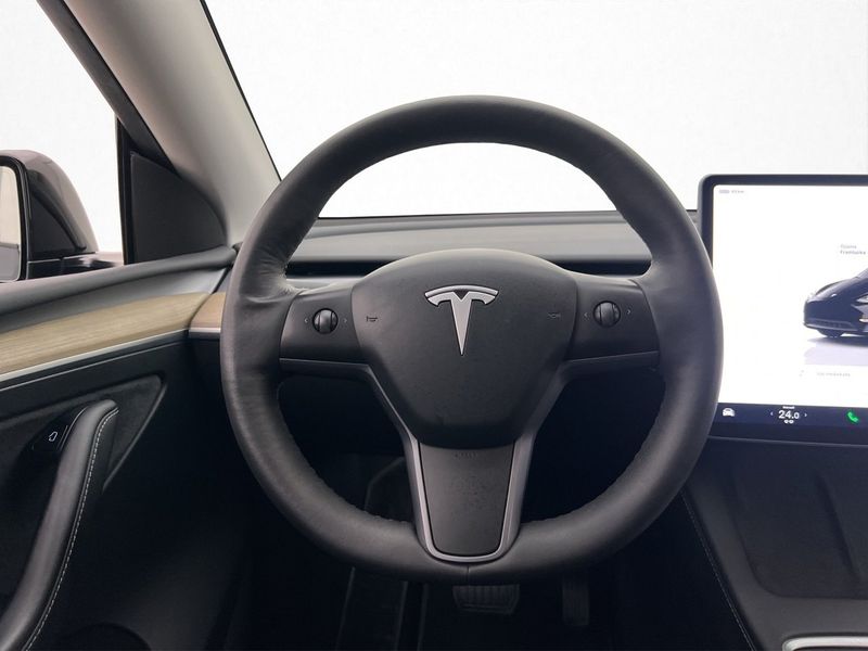 Tesla Model Y bild 16