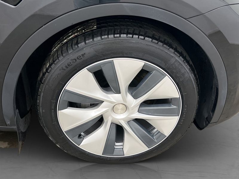 Tesla Model Y bild 35