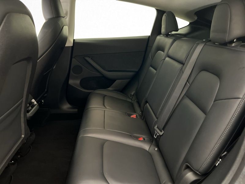 Tesla Model Y bild 14