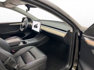 Tesla Model Y bild 13