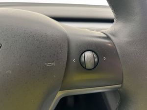Tesla Model Y bild 28