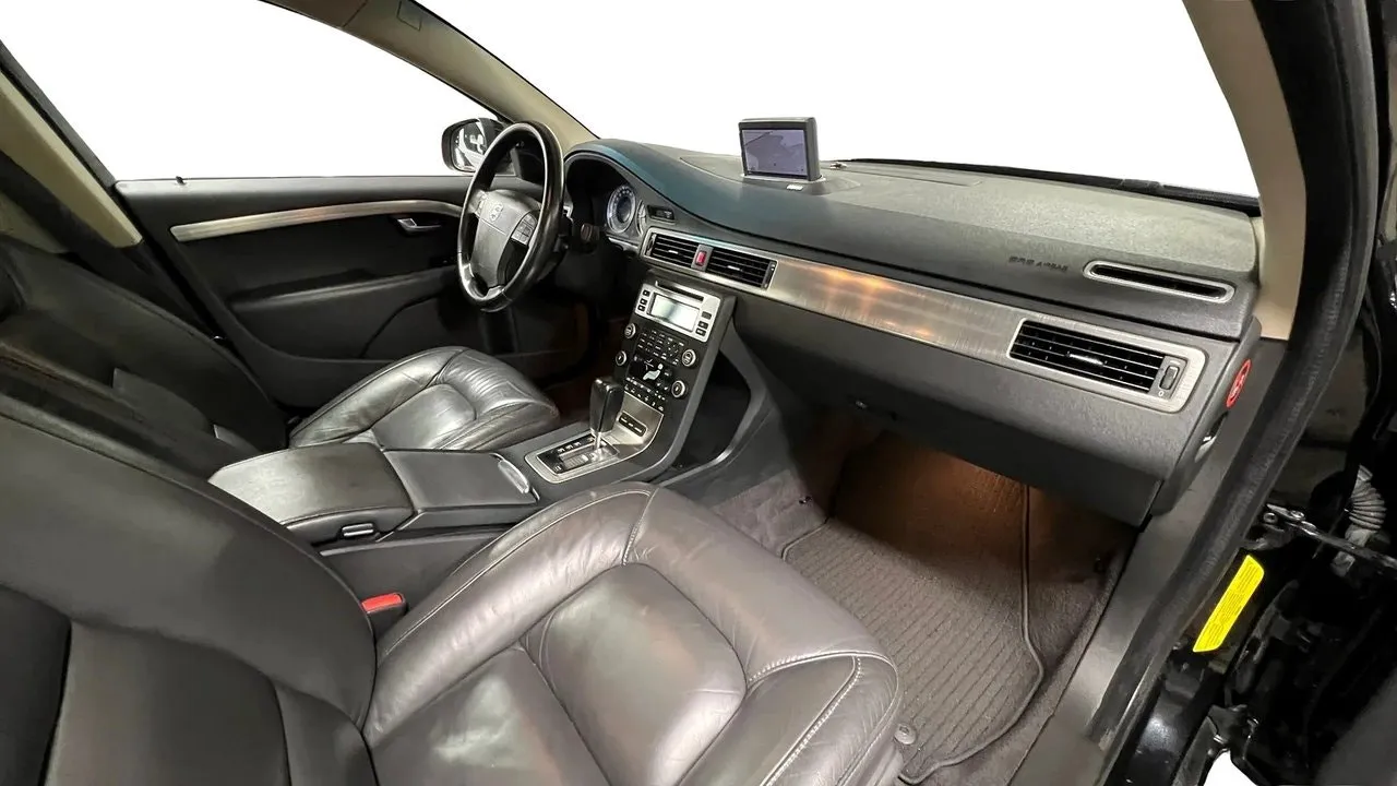 Volvo S80 Summum 4.4 V8 315 ch BVA AWD / 102 890 km / Moteur Yamaha / Cuir / Carnet d'entretien / 4x4