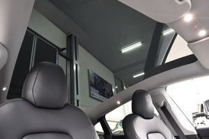 Tesla Model Y bild 13