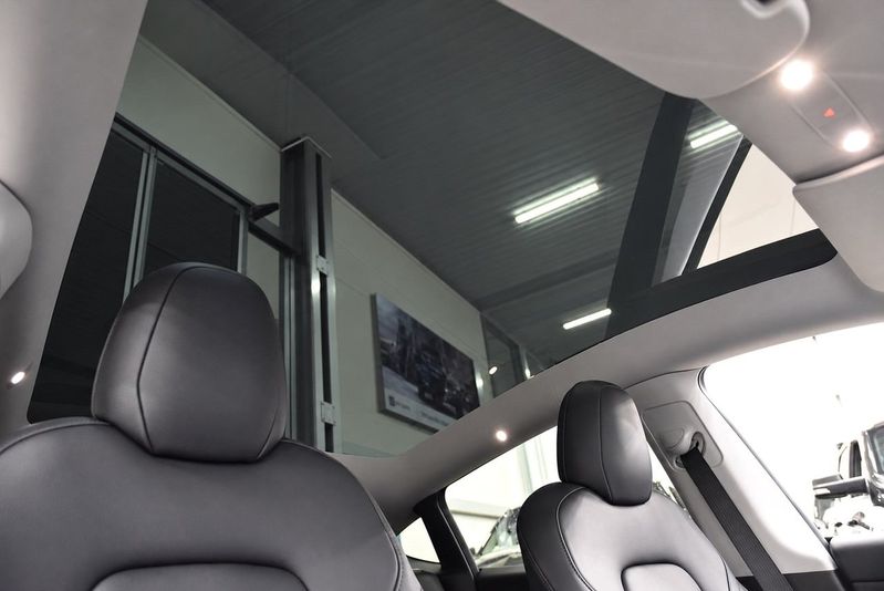 Tesla Model Y bild 13