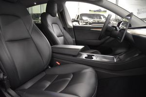 Tesla Model Y bild 12