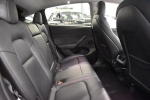 Tesla Model Y bild 14