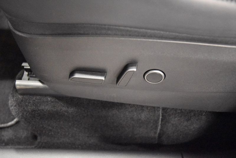 Tesla Model Y bild 15